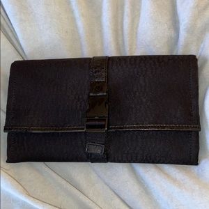 Like new lululemon test of time wallet